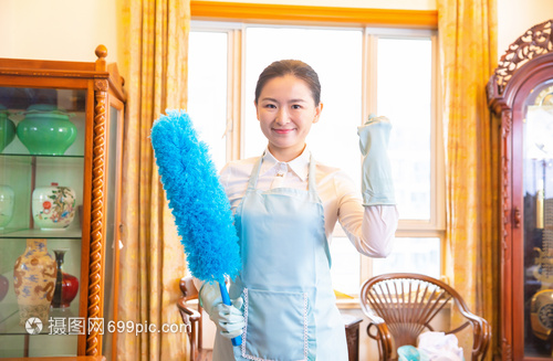 奋斗在一线 家政服务者的不平凡人生